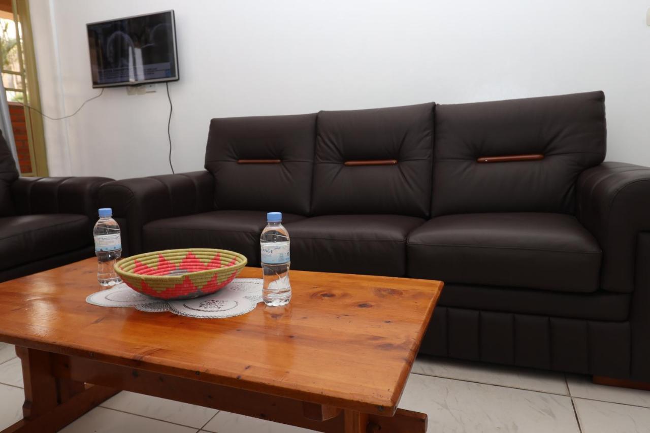 St Etienne Guest House Кигали Екстериор снимка