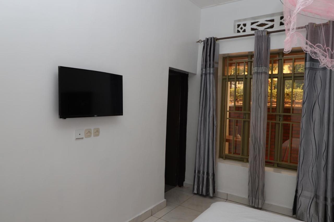 St Etienne Guest House Кигали Екстериор снимка